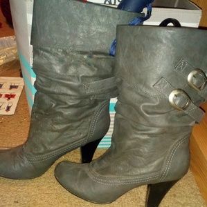 Gray boots. Size 9.5.